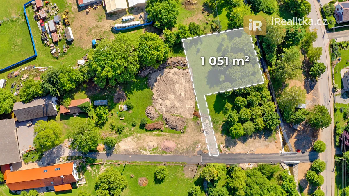 Prodej stavebního pozemku 1051 m²